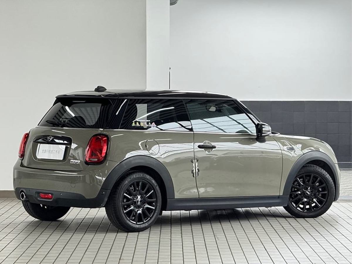 MINI COUNTRYMAN  2018款 1.5T COOPER 經(jīng)典派圖片