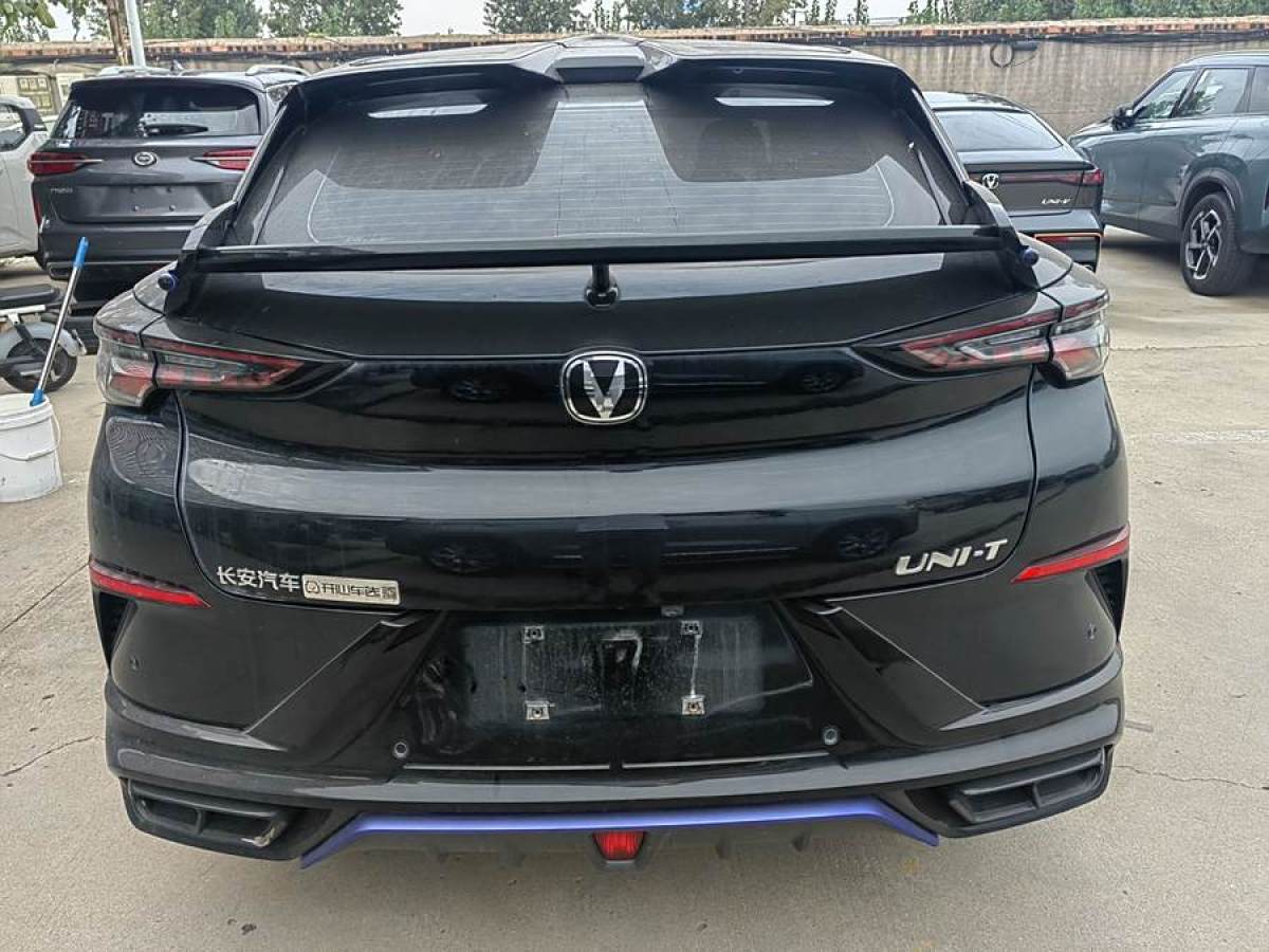 長(zhǎng)安 UNI-T  2023款 第二代 1.5T 尊享型圖片