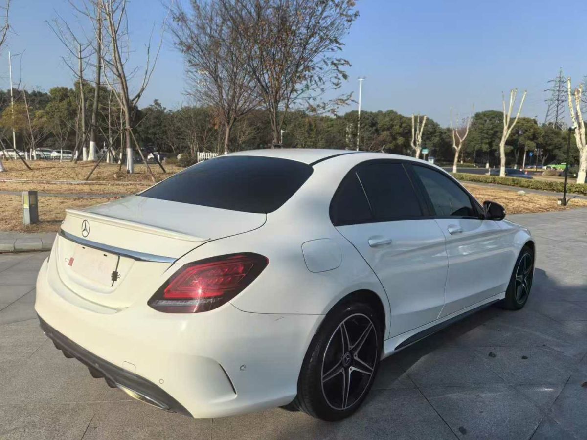 奔馳 奔馳GLE  2020款  GLE 350 4MATIC 時(shí)尚型圖片