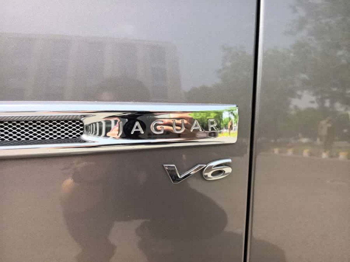 捷豹 XJ  2011款 XJL 3.0 全景商務(wù)版圖片