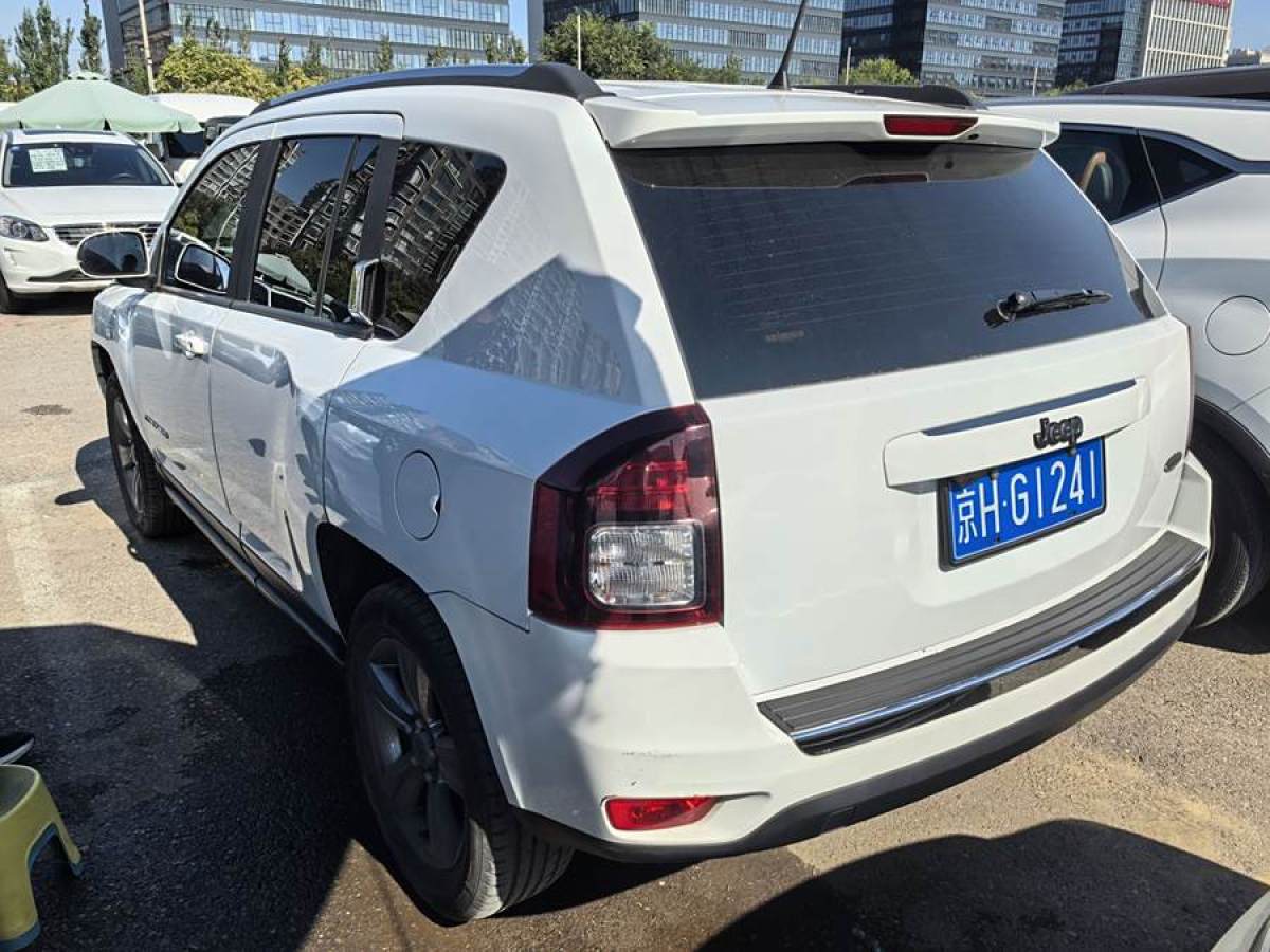 Jeep 指南者  2014款 改款 2.4L 四驅(qū)舒適版圖片