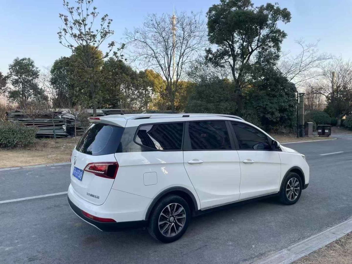 寶駿 730  2021款 1.5L 手動時尚型 7座圖片