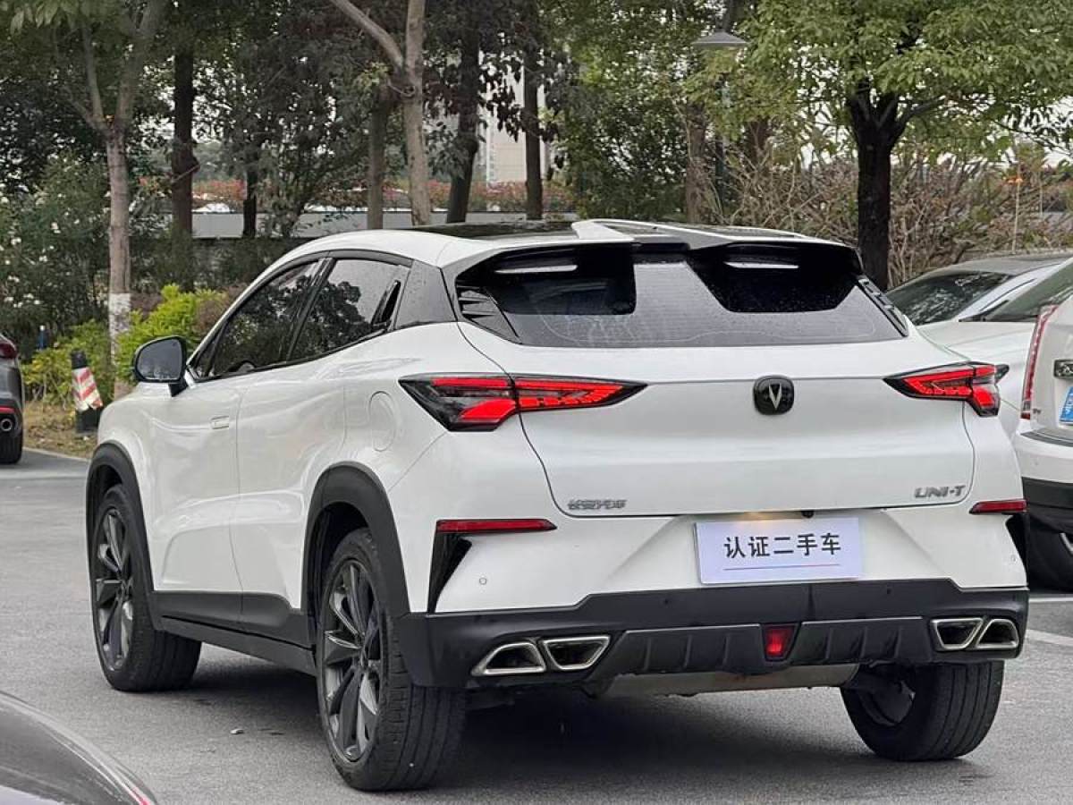 長(zhǎng)安 UNI-T  2020款 1.5T 尊貴型圖片