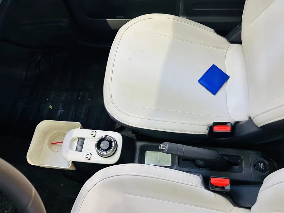 吉利 熊貓mini  2024款 200km 熊貓騎士圖片