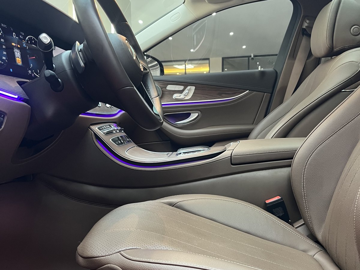 奔馳 奔馳E級  2023款 改款 E 300 L 豪華型圖片