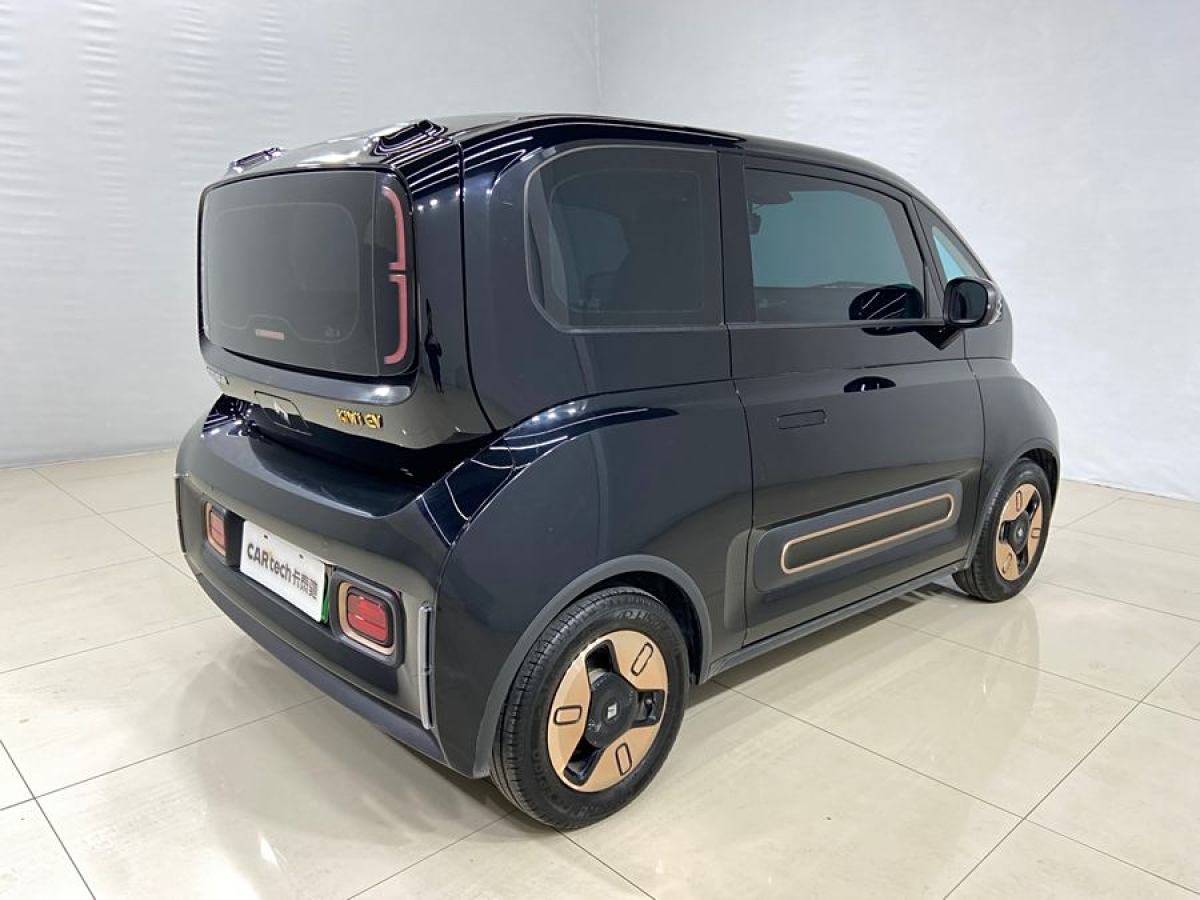 寶駿 寶駿KiWi EV  2022款 設(shè)計(jì)師輕享版 三元鋰圖片