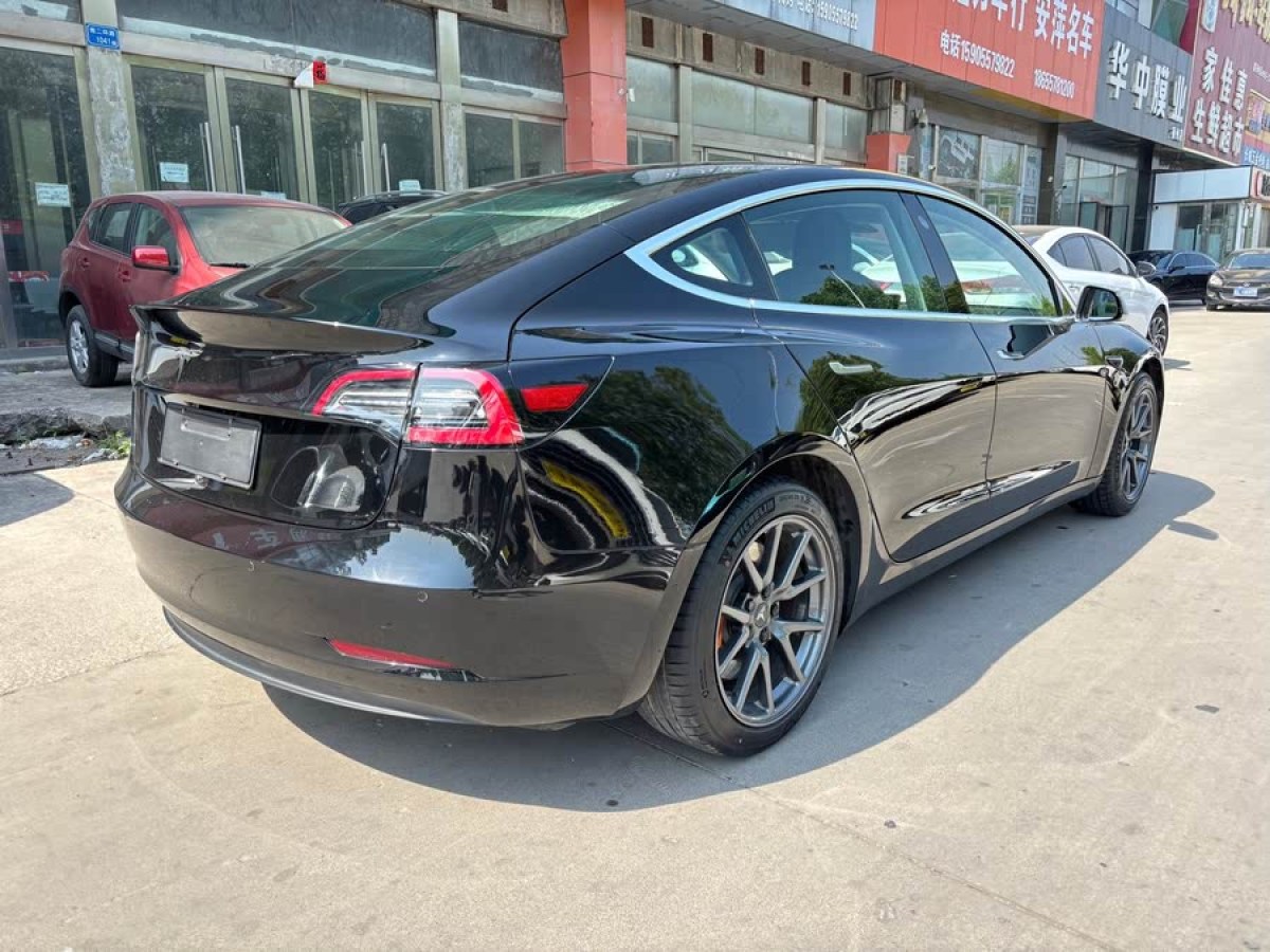 特斯拉 Model 3  2021款 改款 標(biāo)準(zhǔn)續(xù)航后驅(qū)升級(jí)版圖片