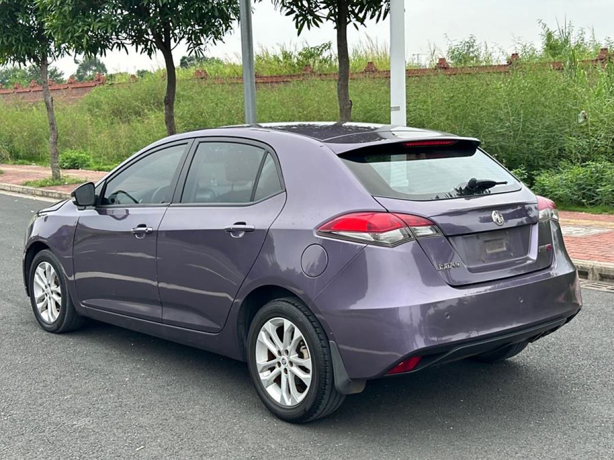 名爵 名爵5  2012款 MG5 1.5L 領(lǐng)航版圖片