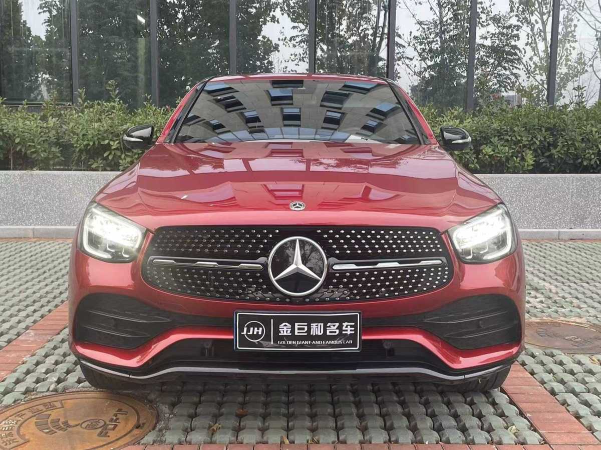 2020年1月奔馳 奔馳GLC  2023款 GLC 300 4MATIC 轎跑SUV