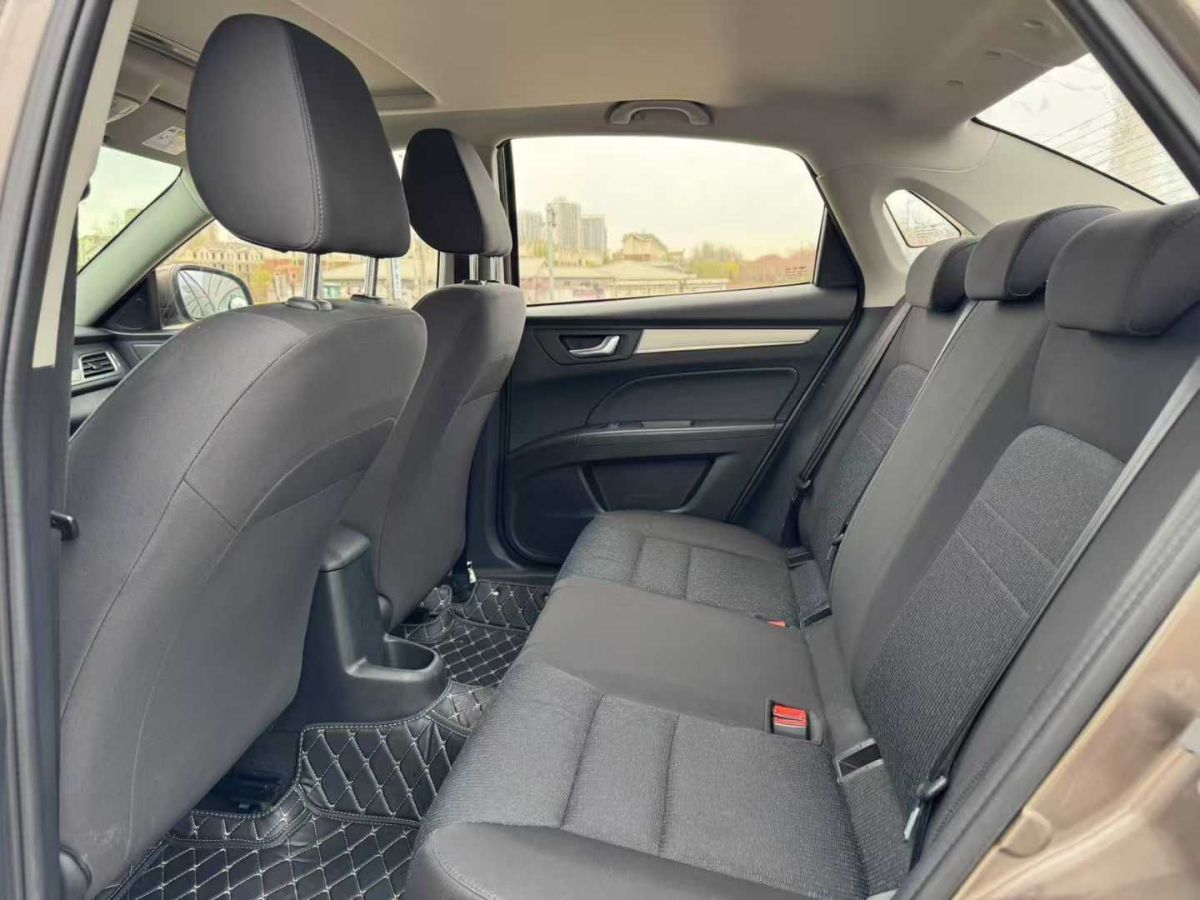 奔騰 B30  2017款 1.6L 手動技術(shù)型圖片