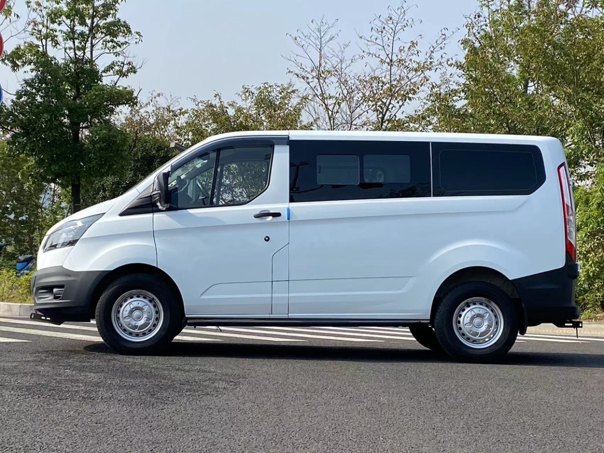 2021年01月福特 全順  2019款 2.0T柴油商旅車短軸低頂7座國(guó)VI