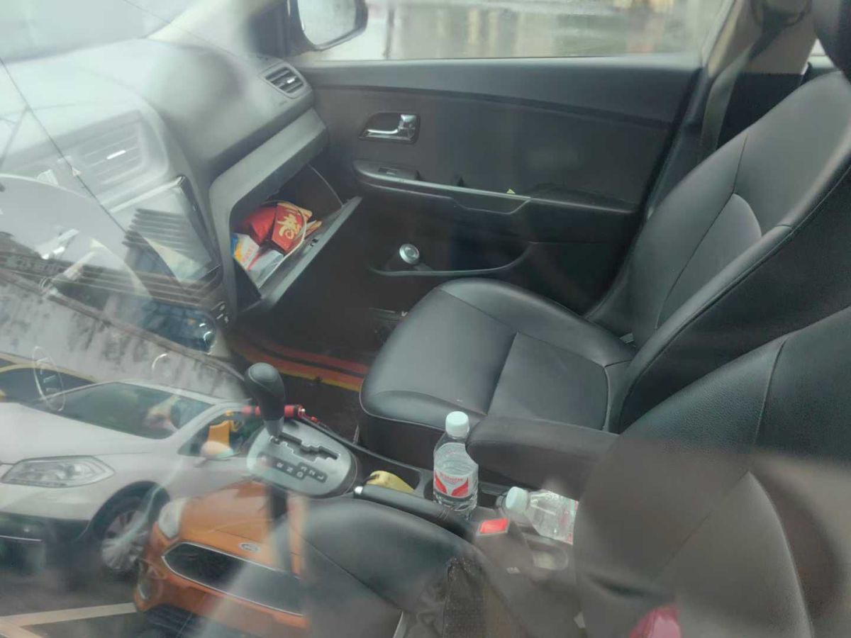 中華 H230  2012款 1.5L AMT天窗型圖片