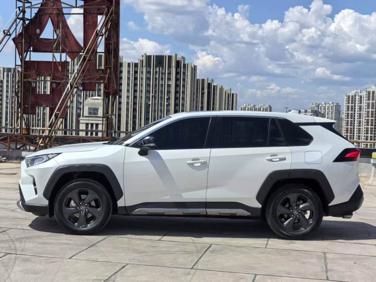 豐田 RAV4榮放  2022款 2.0L CVT四驅(qū)風(fēng)尚Plus版圖片