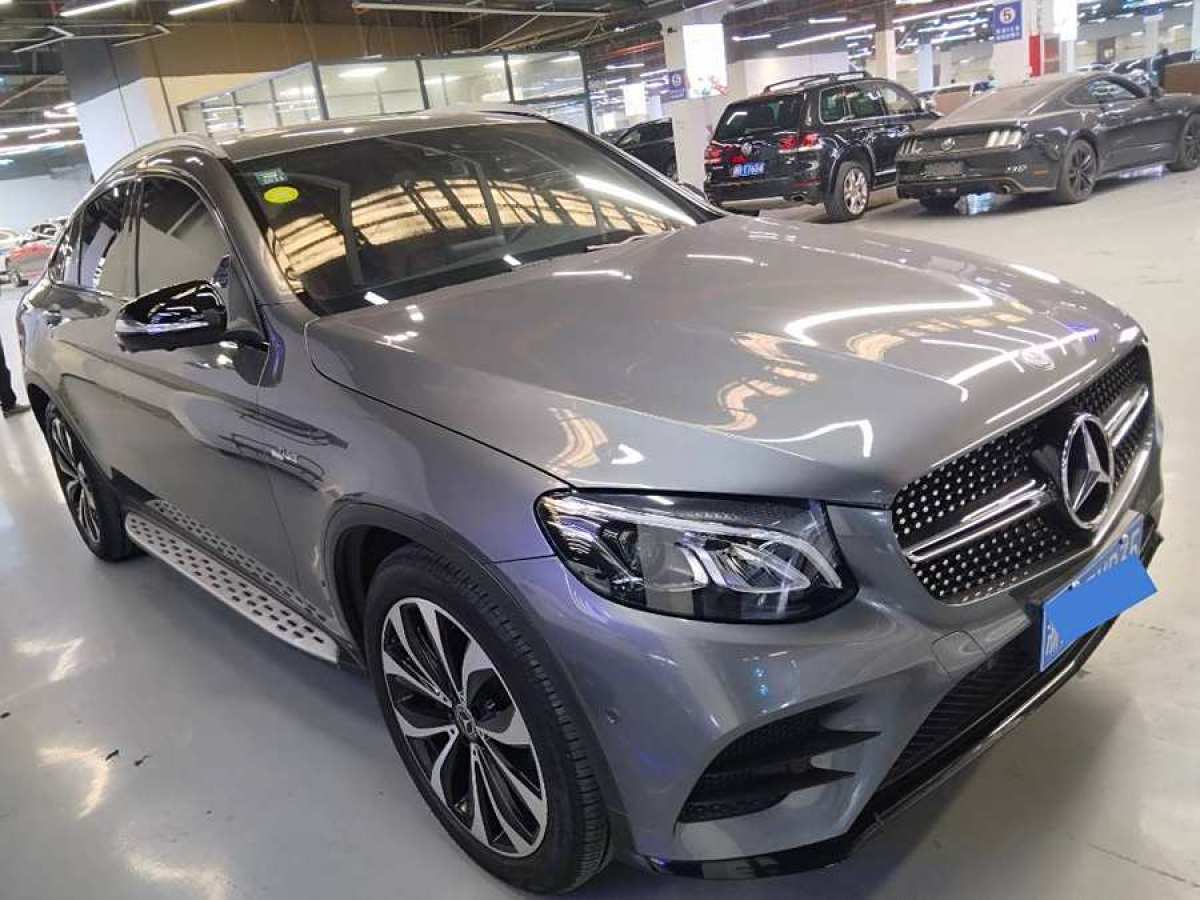 奔馳 奔馳GLC  2022款 改款 GLC 260 4MATIC 轎跑SUV圖片