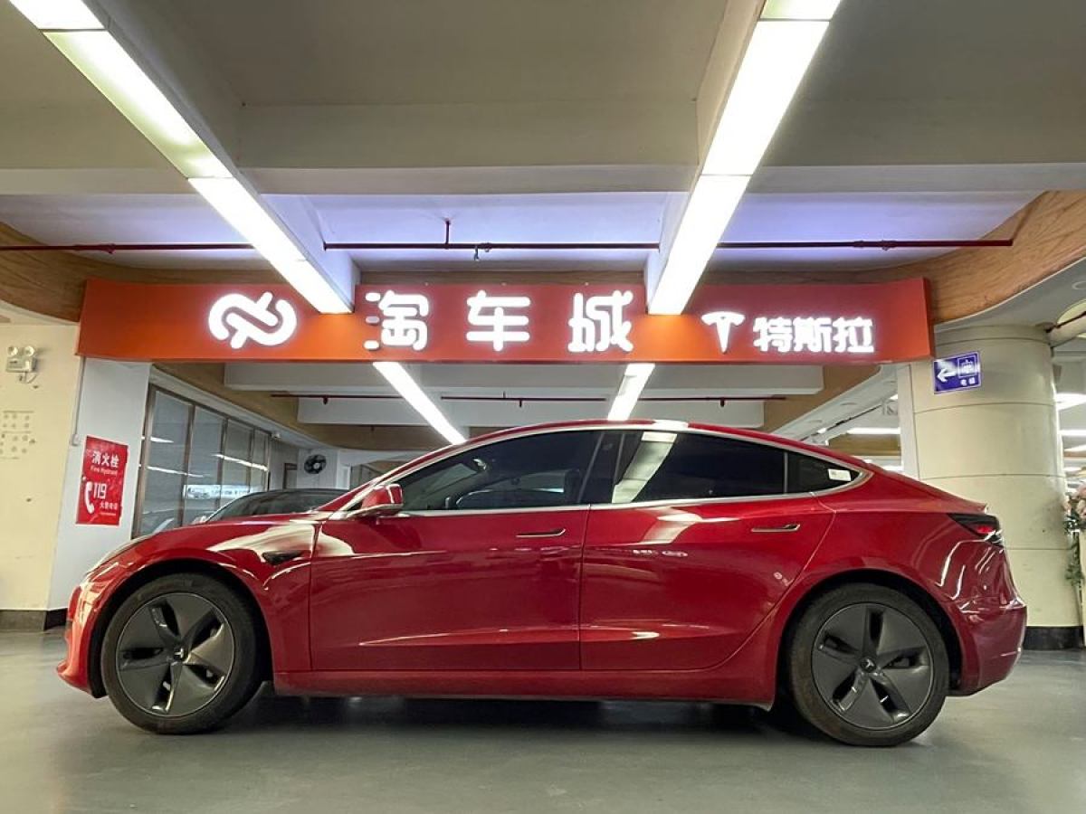 特斯拉 Model Y  2020款 改款 標(biāo)準(zhǔn)續(xù)航后驅(qū)升級版圖片