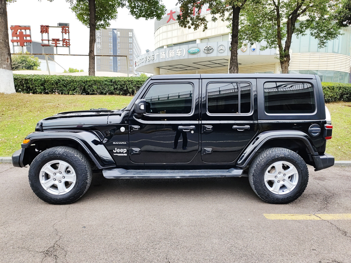 Jeep 牧馬人  2019款 2.0T Sahara 四門版 國(guó)VI圖片