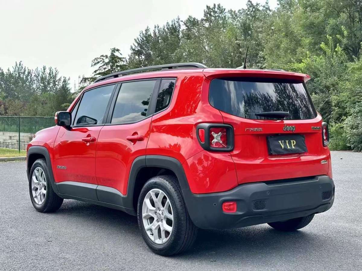 Jeep 自由俠  2018款 互聯(lián)大屏版 180T 自動智能敞篷版圖片