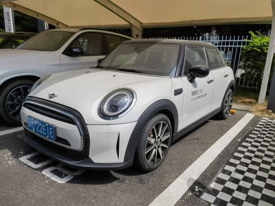 2023年10月 MINI MINI 改款 1.5T COOPER 艺术家图片