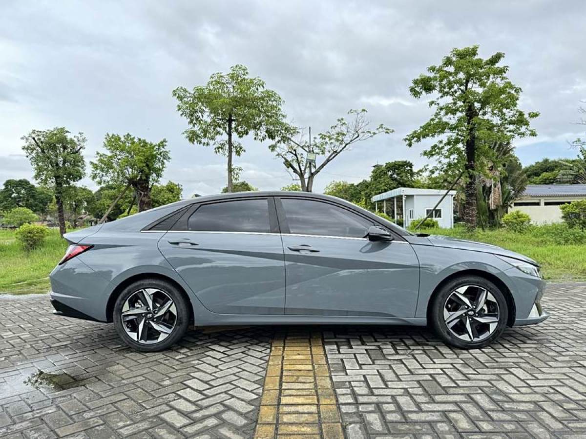 現(xiàn)代 伊蘭特  2022款 1.5L CVT LUX尊貴版圖片