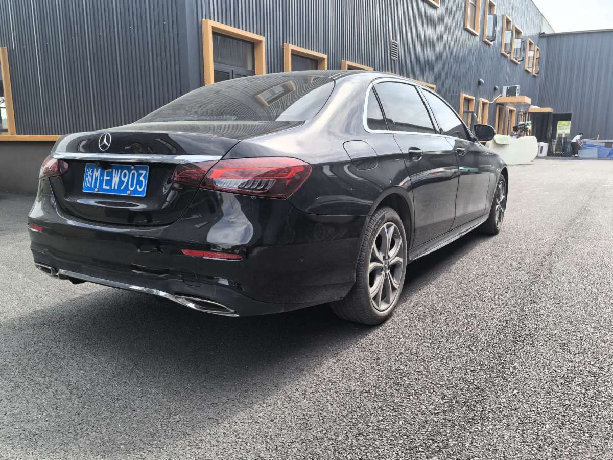 奔馳 奔馳E級  2025款 E 300 L 時尚運動型圖片