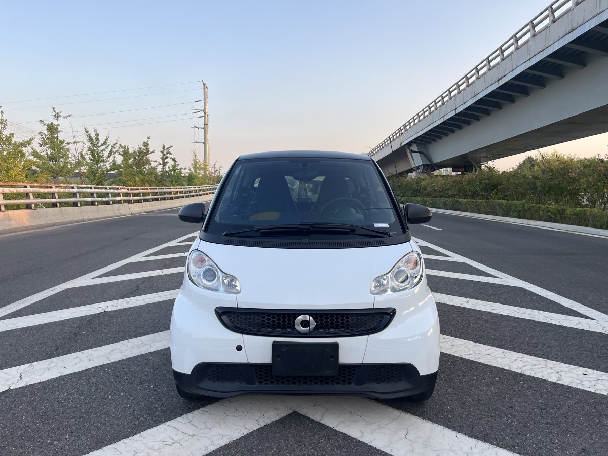 2013年12月smart fortwo  2012款 1.0 MHD 硬頂標準版