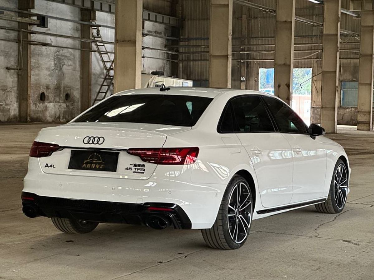 奧迪 奧迪A4L  2023款 45 TFSI quattro 臻選動(dòng)感型圖片