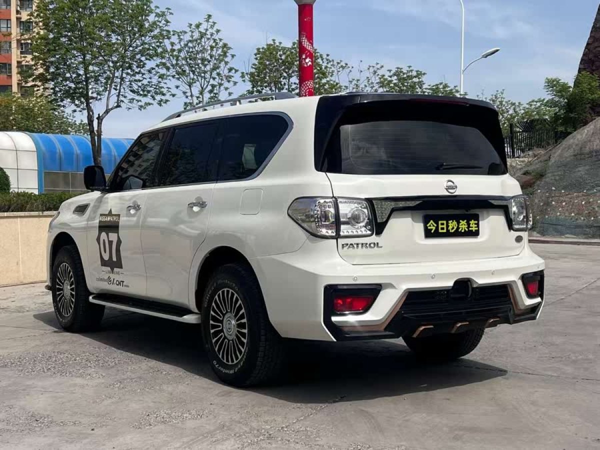 日產(chǎn) 途樂  2018款 4.0L 領(lǐng)英型圖片