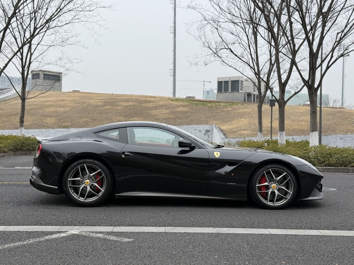 法拉利 F12berlinetta  2013款 6.3L 標準型圖片