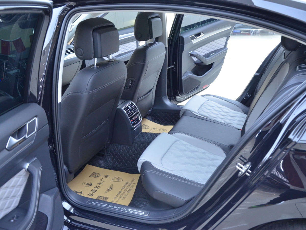 大眾 邁騰  2023款 200萬(wàn)輛紀(jì)念版 330TSI DSG領(lǐng)先型圖片
