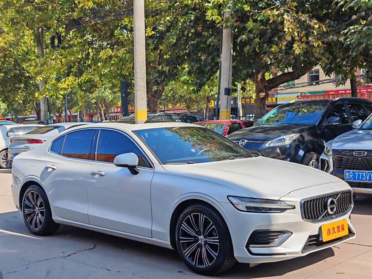 2020年8月沃爾沃 S60L  2020款 T4 智遠(yuǎn)豪華版