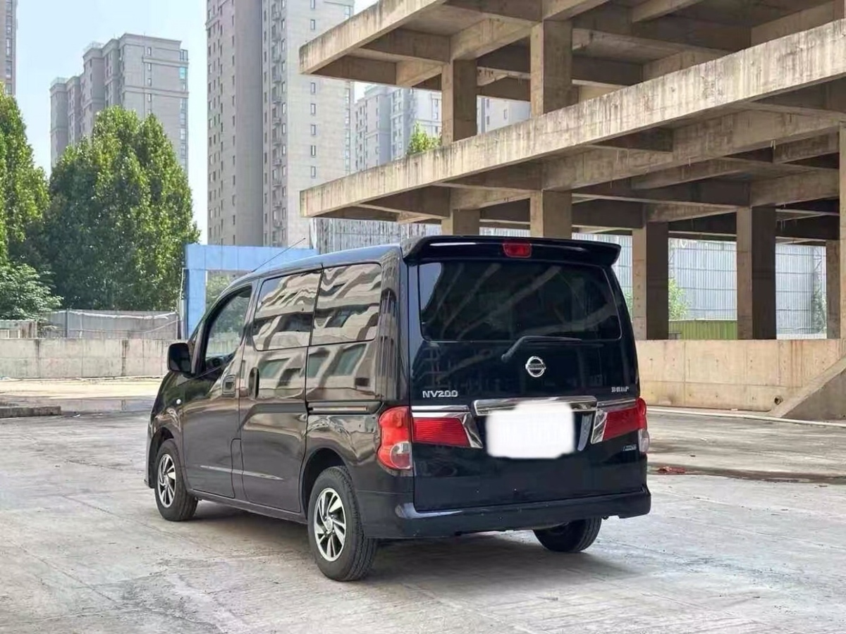 日產(chǎn) NV200  2016款 改款 1.6L CVT尊享型圖片