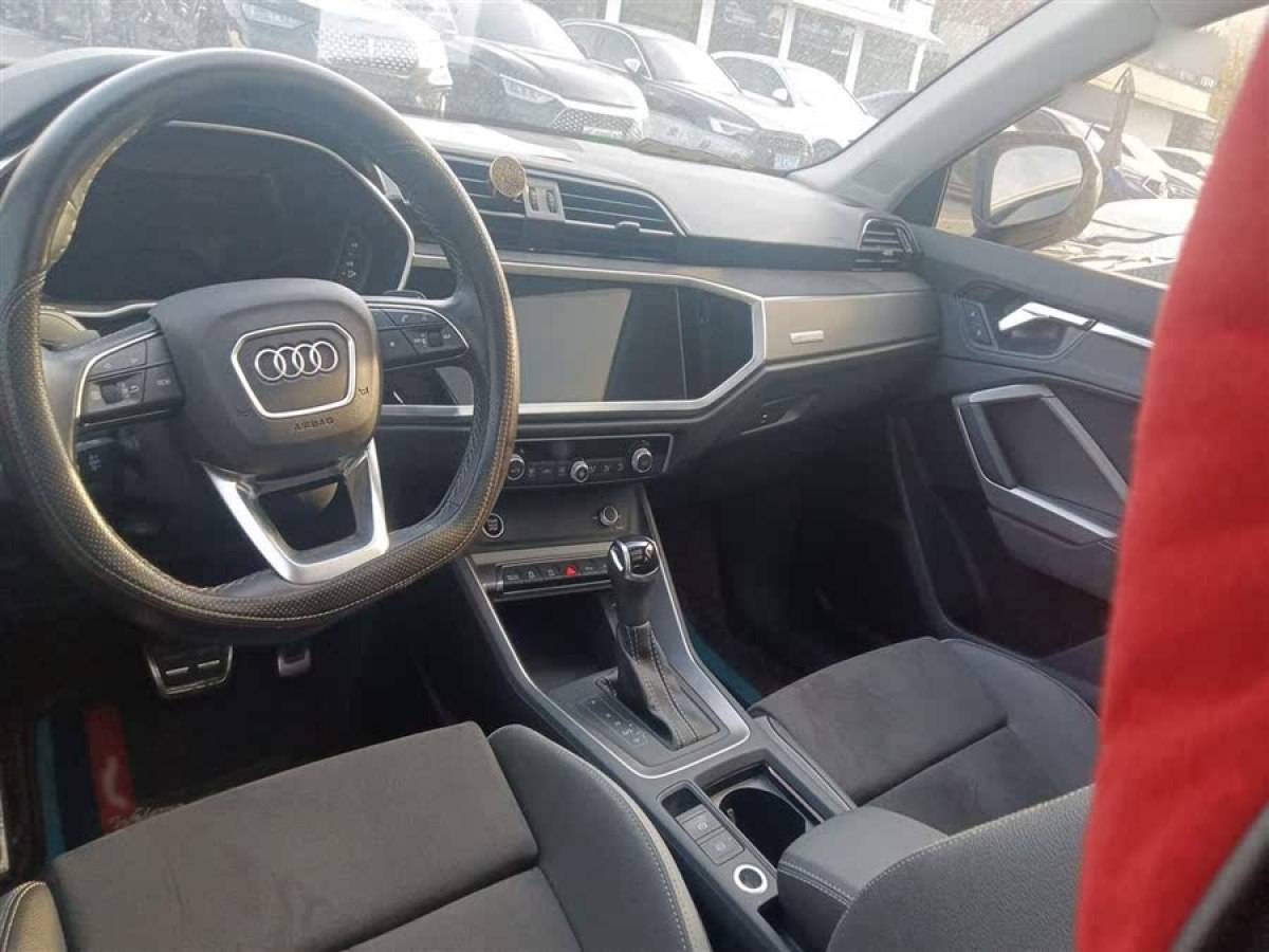 奧迪 奧迪Q3  2022款 40 TFSI 時(shí)尚動(dòng)感型圖片
