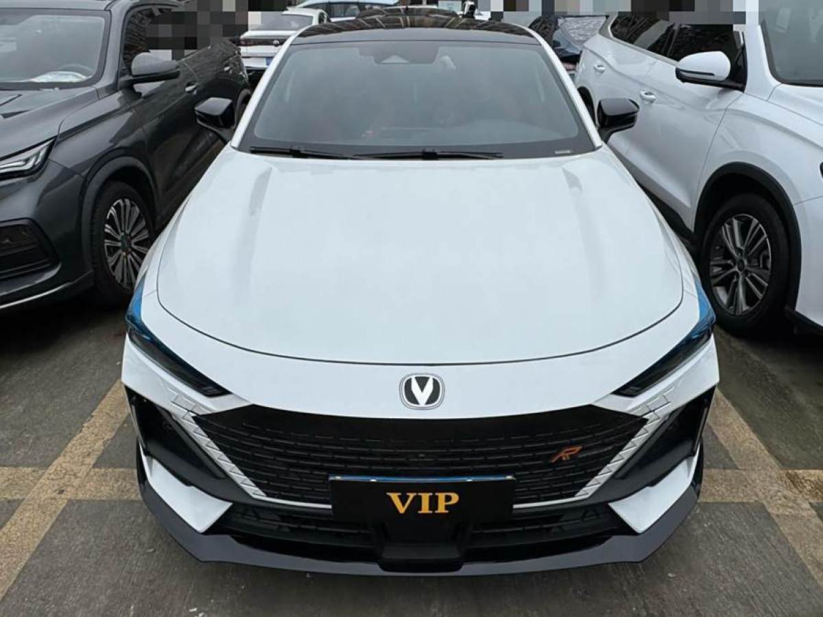 長(zhǎng)安 長(zhǎng)安UNI-V  2023款 1.5T 運(yùn)動(dòng)版圖片