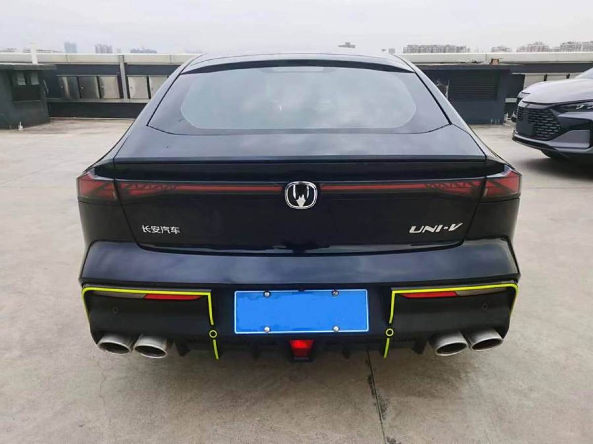 長安 長安UNI-V  2022款 1.5T 運動版圖片