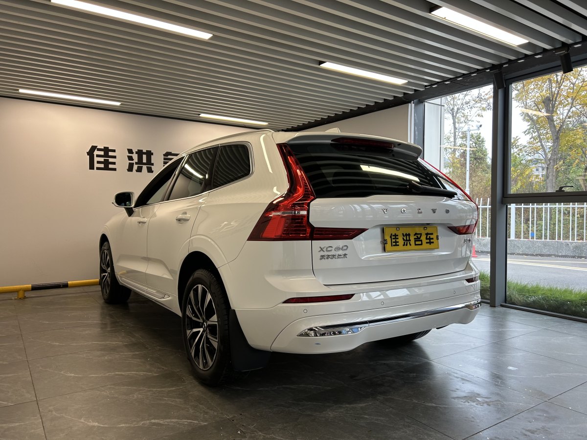 沃爾沃 XC60  2023款 B5 四驅(qū)智遠(yuǎn)豪華版圖片