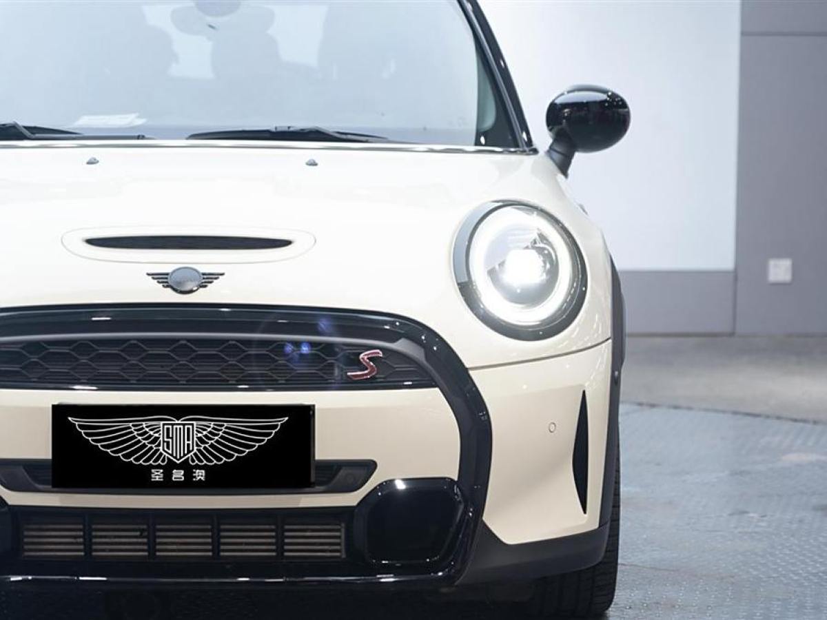 MINI MINI  2022款 改款 2.0T COOPER S 藝術(shù)家 五門版圖片