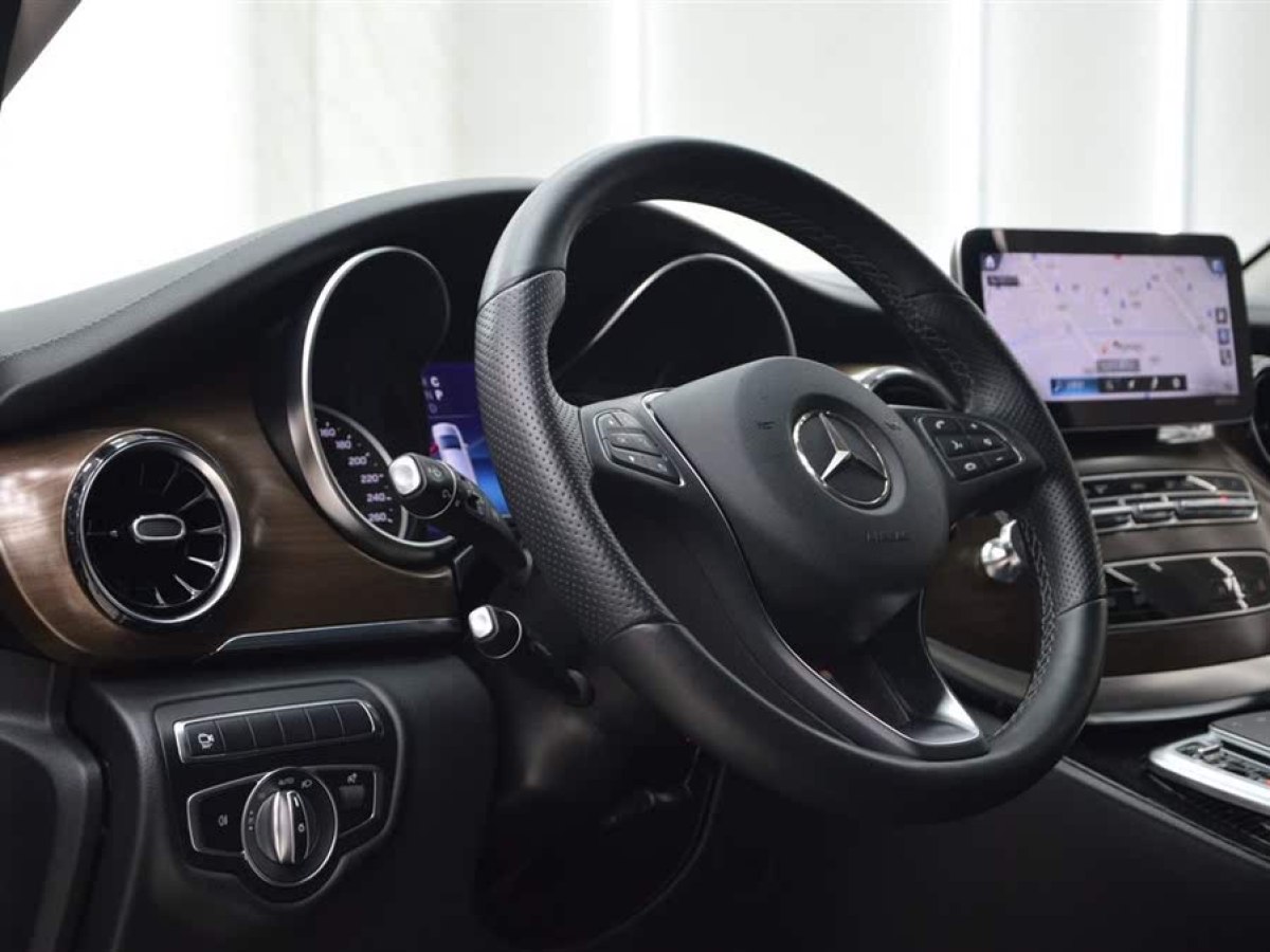 奔馳 V級(jí)  2022款 V 260 L 長(zhǎng)軸距尊貴版圖片