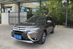 歐藍(lán)德 三菱 2.0L 兩驅(qū)榮耀版 5座