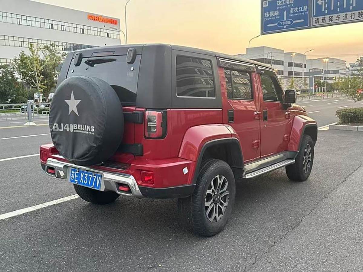 北京 BJ40  2020款 2.0T 自动四驱城市猎人版至尊型图片