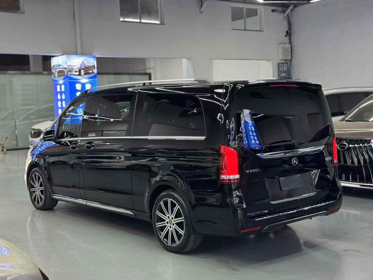 奔馳 V級  2022款 V 260 L 長軸距豪華版圖片