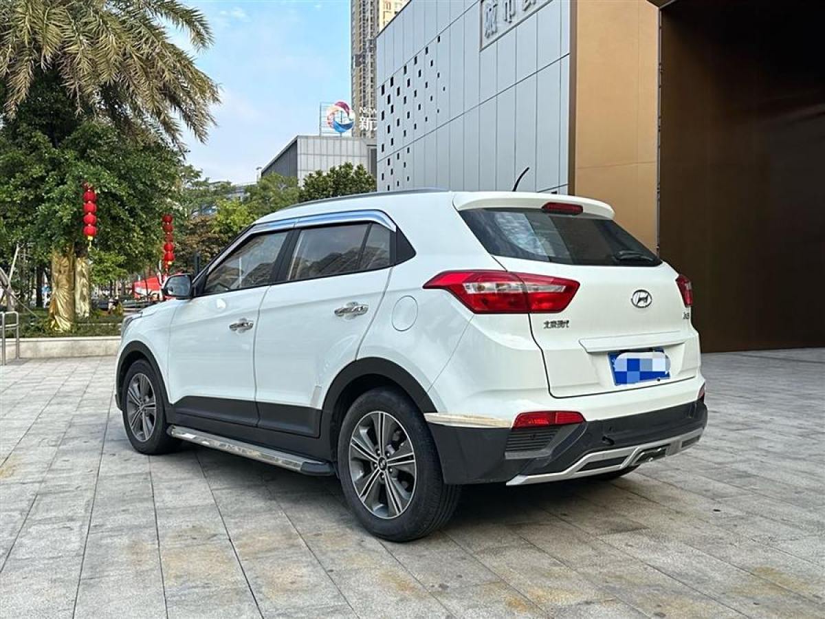 現(xiàn)代 ix25  2015款 1.6L 自動兩驅(qū)尊貴型DLX圖片