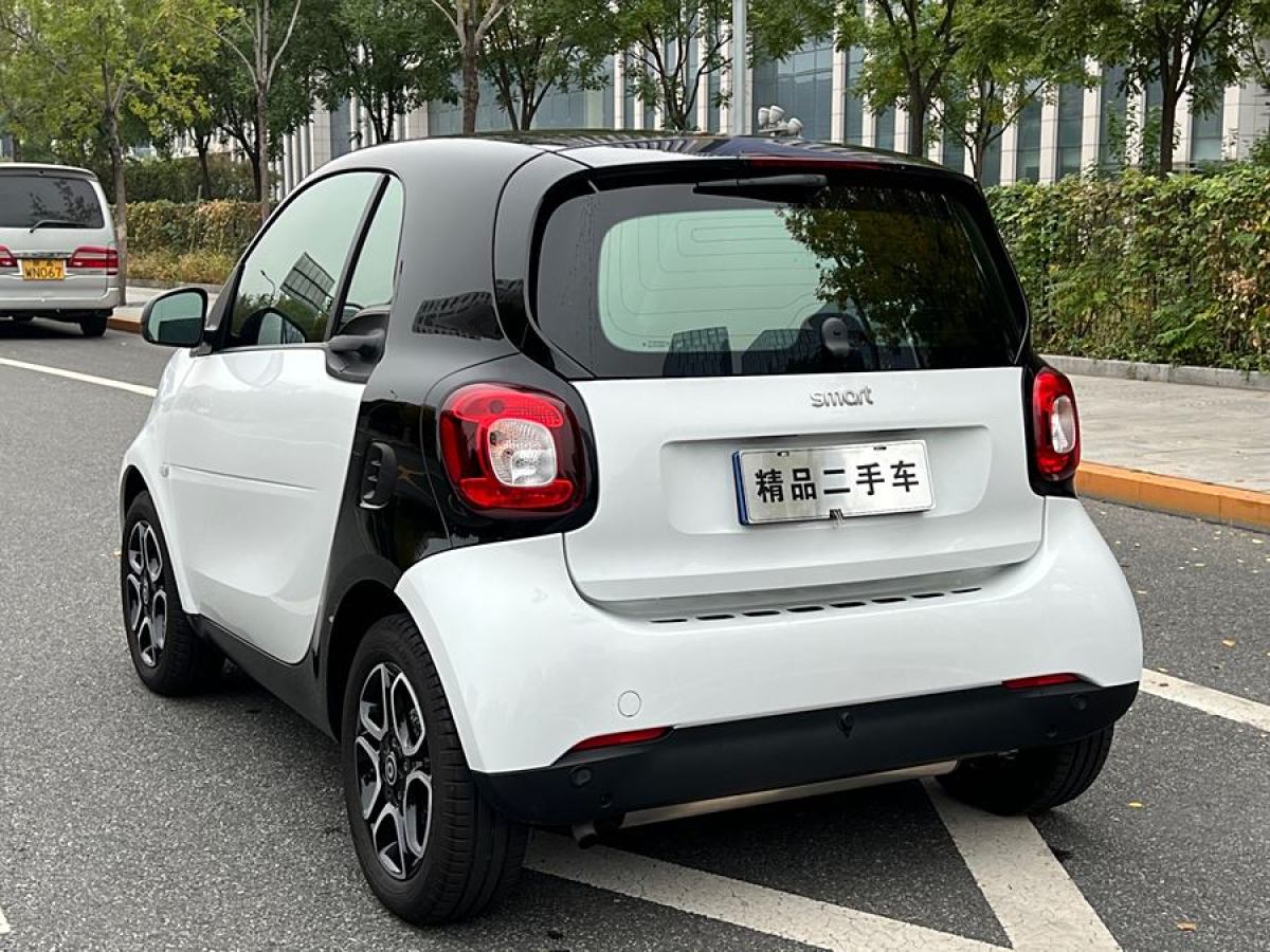 2019年10月smart fortwo  2019款 0.9T 66千瓦硬頂風(fēng)擎版 國(guó)VI