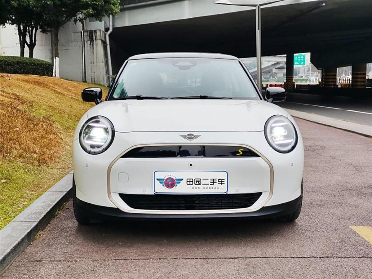 MINI 電動MINI COOPER  2024款 452km COOPER SE 藝術(shù)家圖片