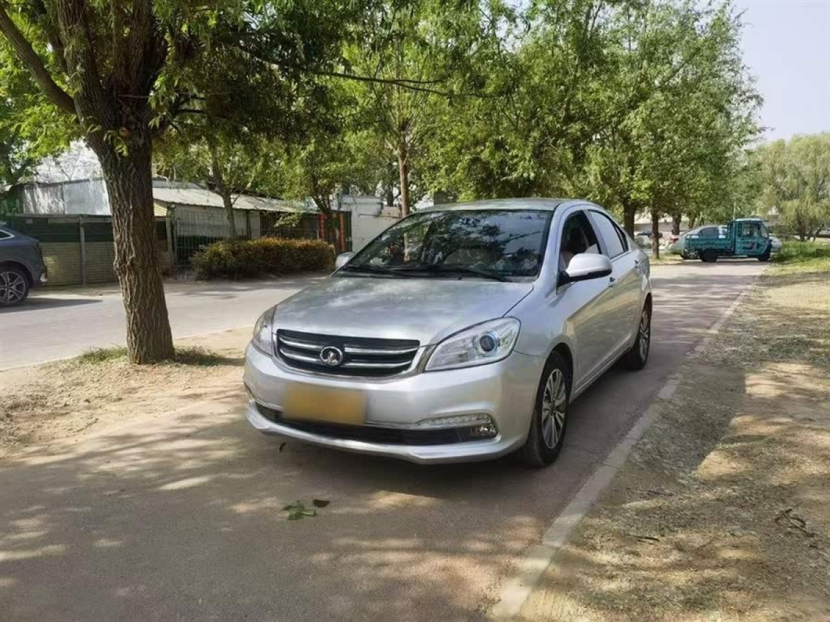 長(zhǎng)城 C30  2015款 1.5L 手動(dòng)舒適型圖片