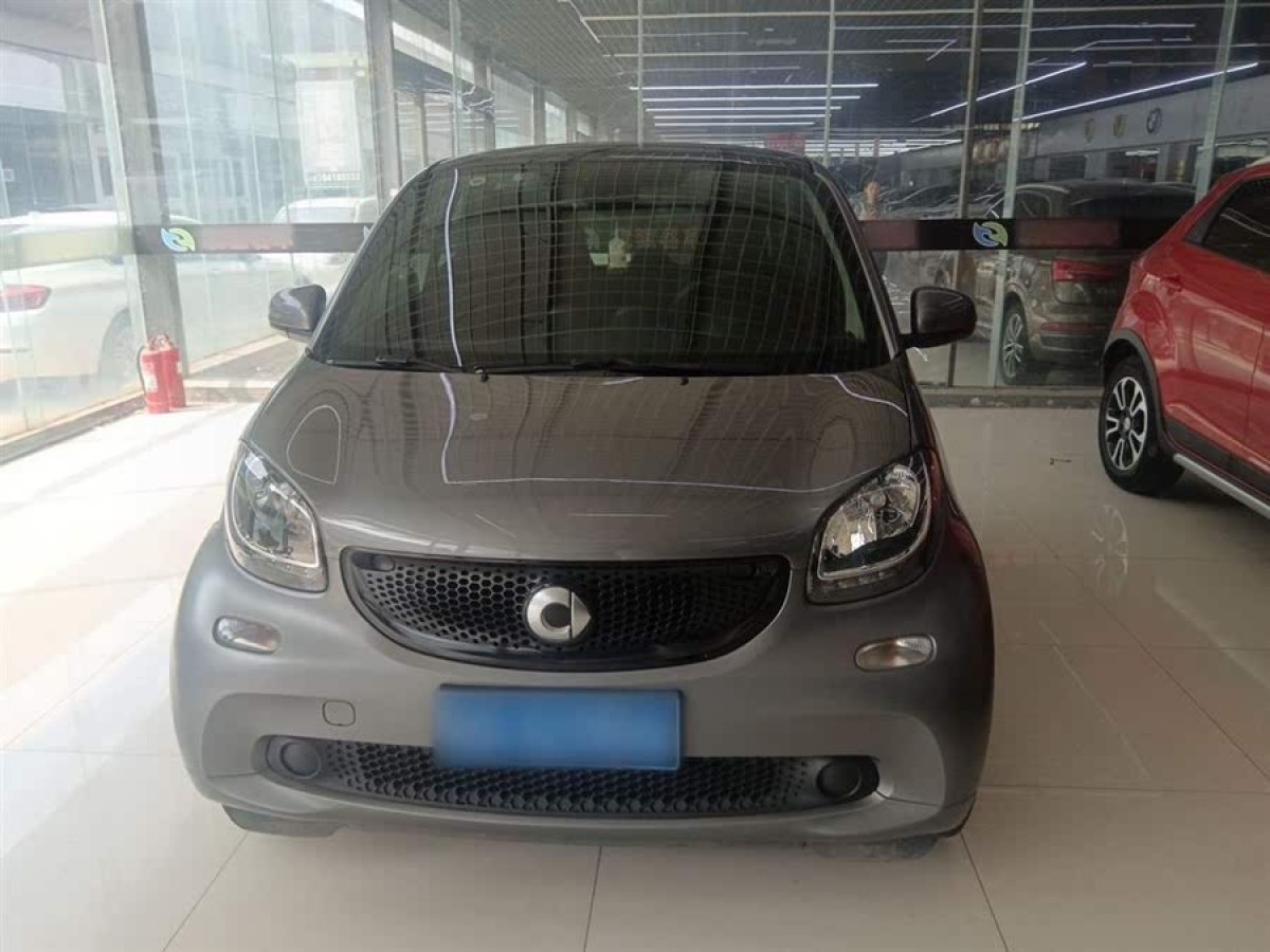 smart fortwo  2018款 1.0L 52千瓦硬頂激情版圖片