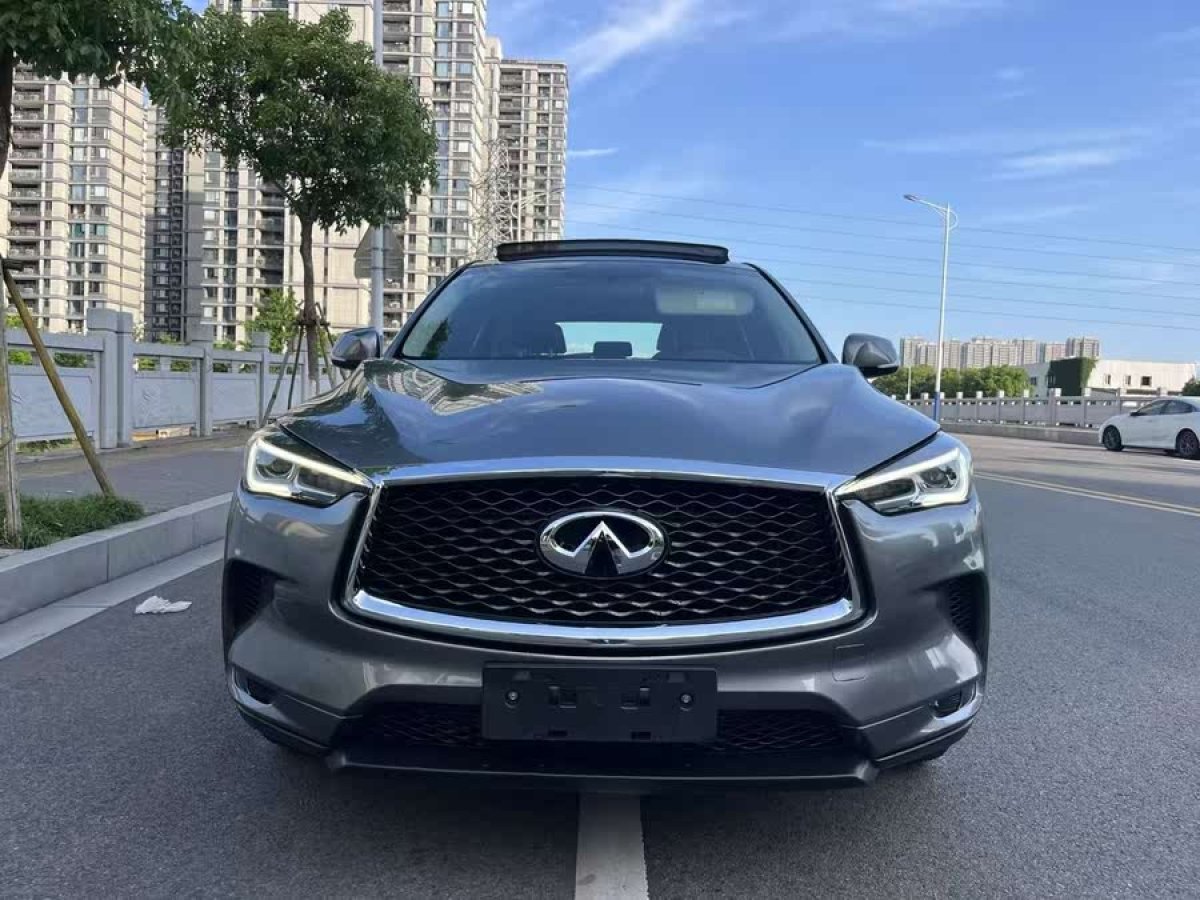 英菲尼迪 QX50  2020款 改款 2.0T 兩驅(qū)菁英版圖片