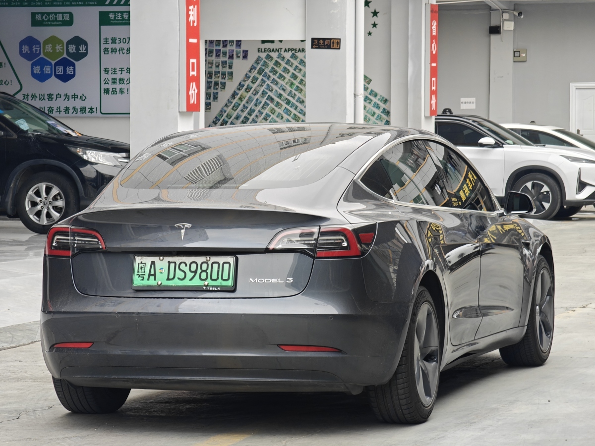 特斯拉 Model 3  2019款 標(biāo)準(zhǔn)續(xù)航后驅(qū)升級(jí)版圖片