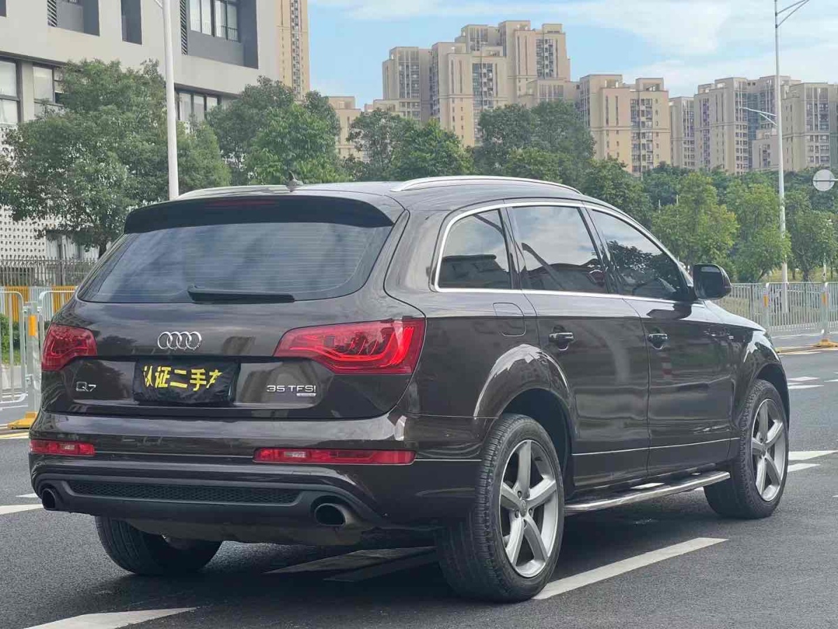 奧迪 奧迪Q7  2014款 35 TFSI 運(yùn)動(dòng)型圖片