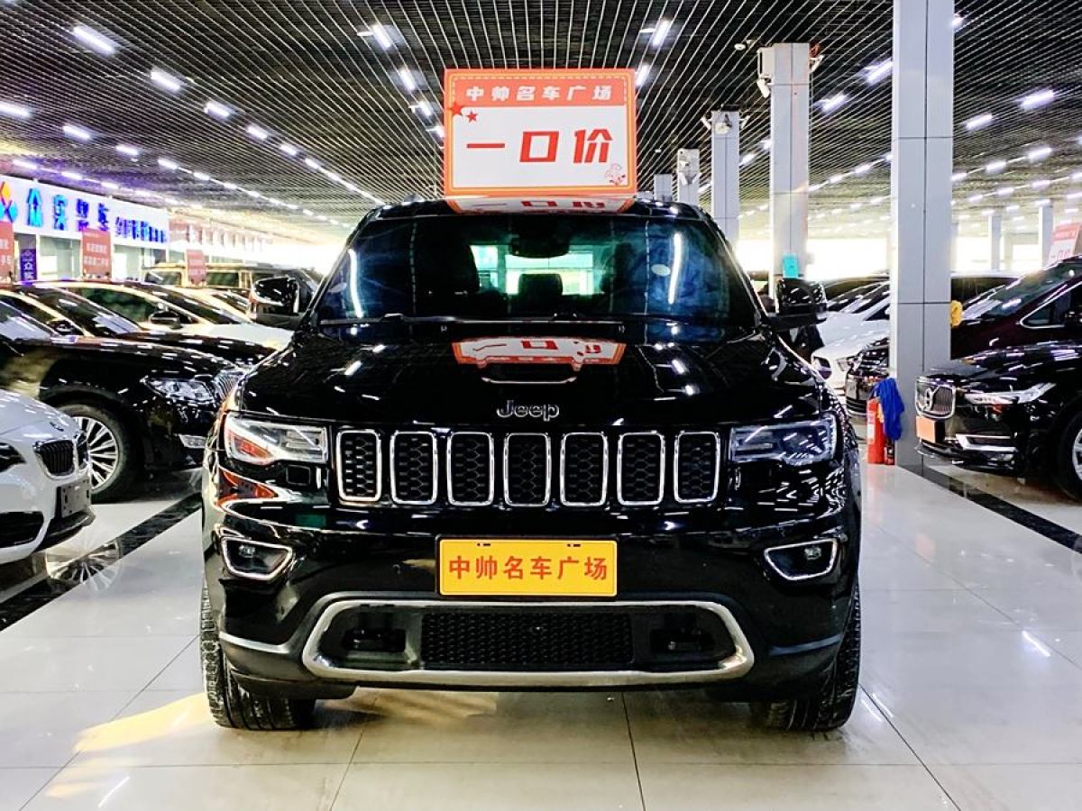 Jeep 大切諾基  2017款 3.0L 舒享導(dǎo)航版圖片