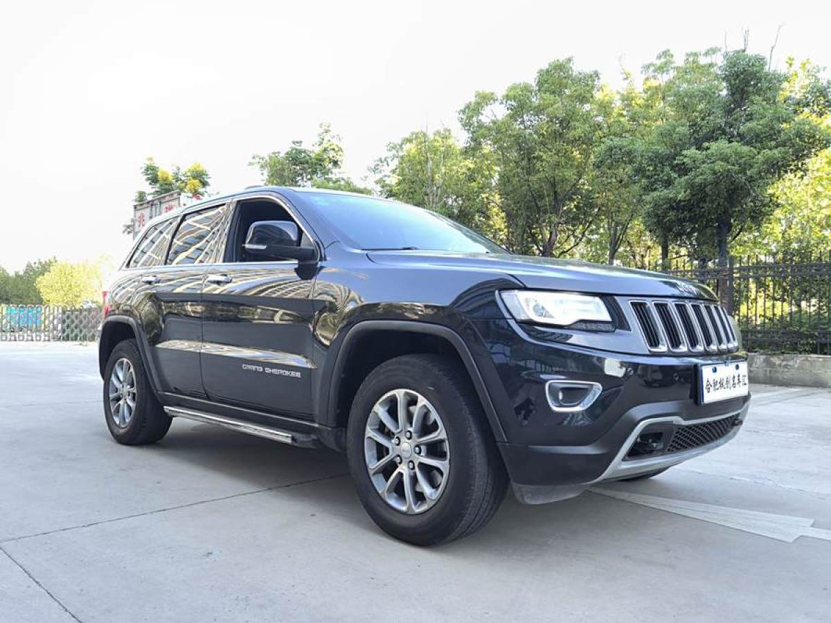 Jeep 大切諾基  2014款 3.6L 精英導(dǎo)航版圖片